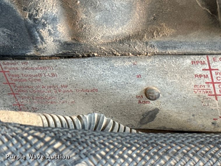 image for item LV9269 2000 Volvo VN water truck