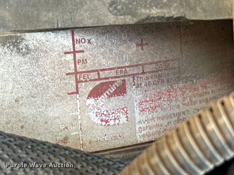 image for item LV9269 2000 Volvo VN water truck