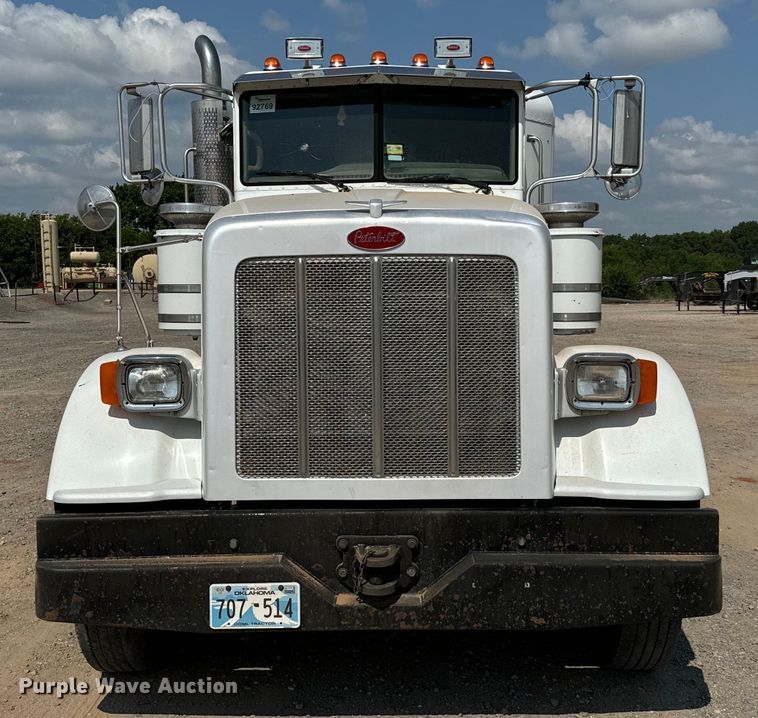 image for item LV9270 2012 Peterbilt  367 semi truck