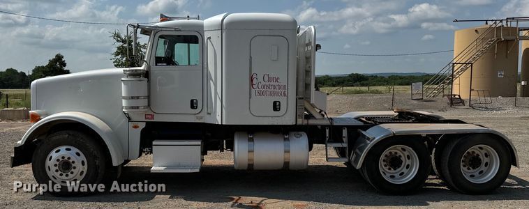 image for item LV9270 2012 Peterbilt  367 semi truck
