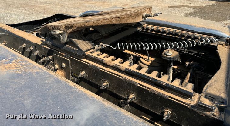 image for item LV9270 2012 Peterbilt  367 semi truck