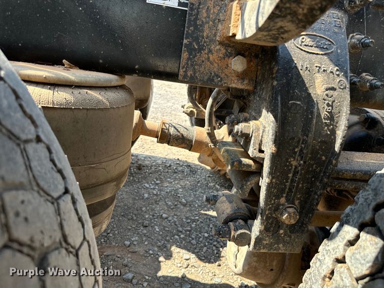 image for item LV9270 2012 Peterbilt  367 semi truck