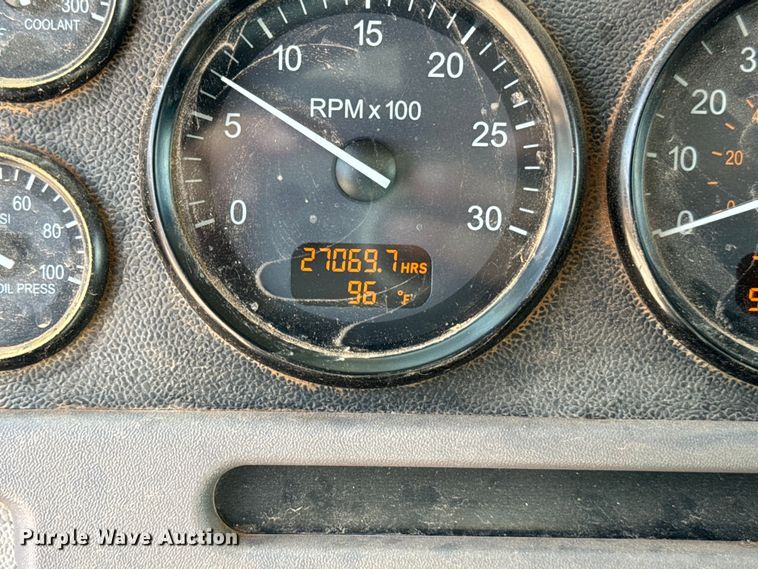 image for item LV9270 2012 Peterbilt  367 semi truck