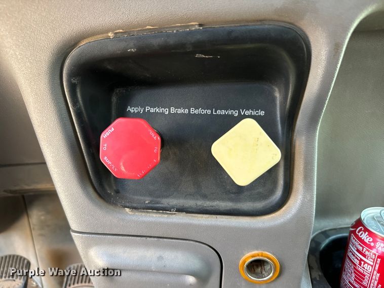 image for item LV9270 2012 Peterbilt  367 semi truck