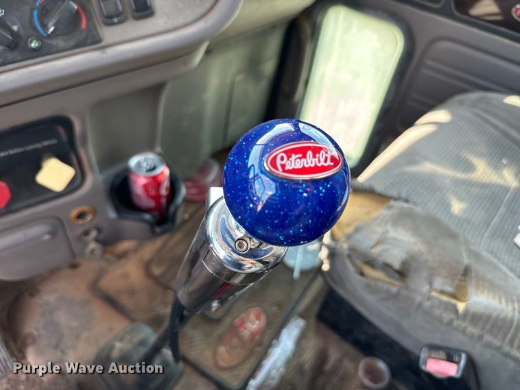 image for item LV9270 2012 Peterbilt  367 semi truck