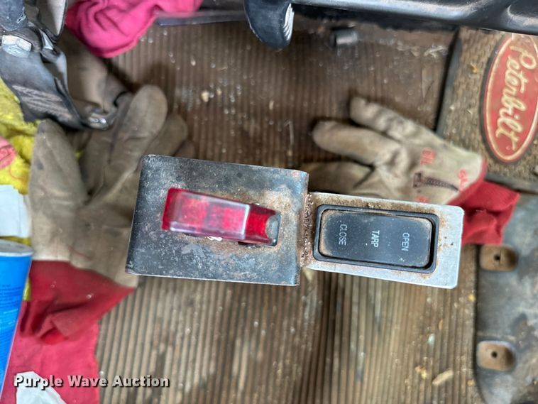 image for item LV9270 2012 Peterbilt  367 semi truck