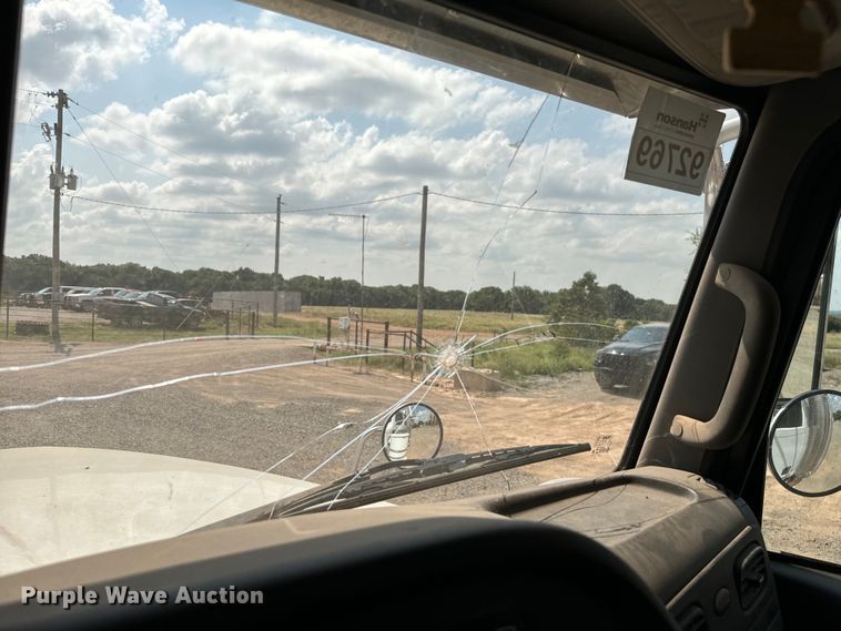 image for item LV9270 2012 Peterbilt  367 semi truck