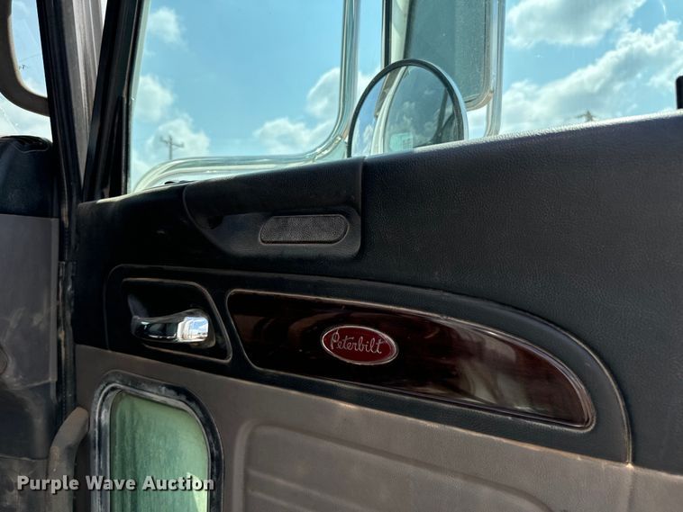 image for item LV9270 2012 Peterbilt  367 semi truck