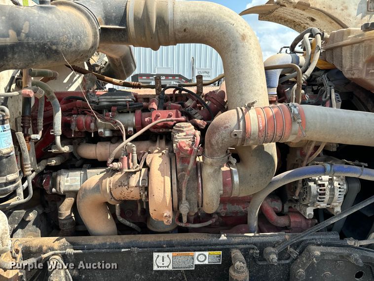 image for item LV9270 2012 Peterbilt  367 semi truck