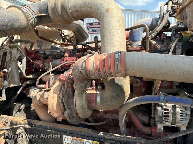 image for item LV9270 2012 Peterbilt  367 semi truck