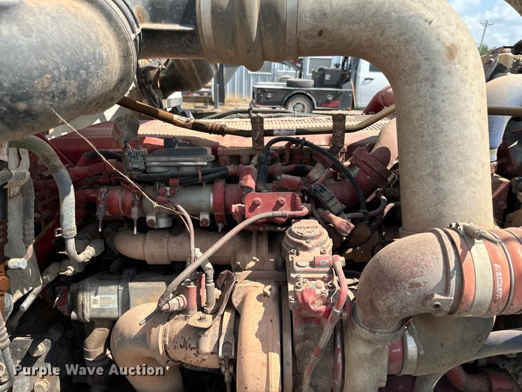 image for item LV9270 2012 Peterbilt  367 semi truck