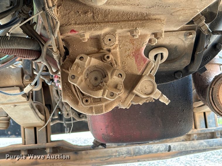 image for item LV9270 2012 Peterbilt  367 semi truck