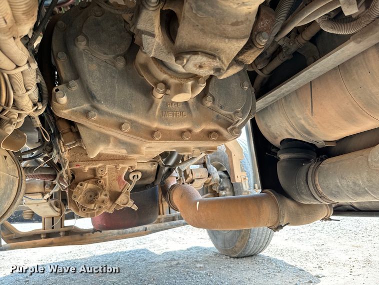 image for item LV9270 2012 Peterbilt  367 semi truck