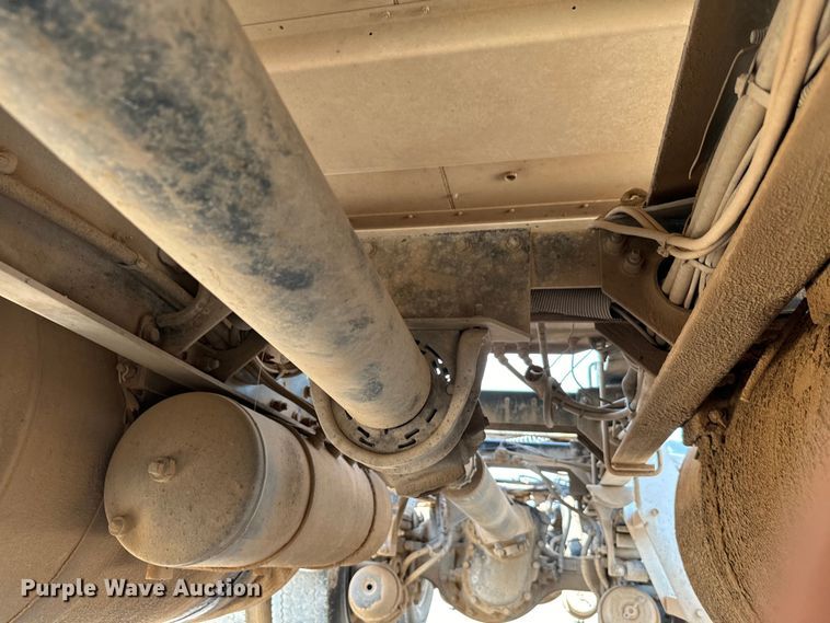 image for item LV9270 2012 Peterbilt  367 semi truck