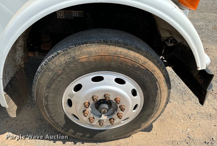 image for item LV9270 2012 Peterbilt  367 semi truck