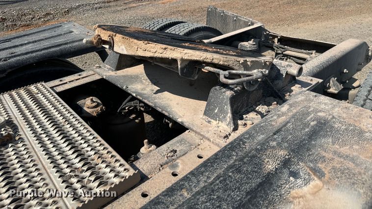 image for item LV9271 2012 Kenworth T800 semi truck