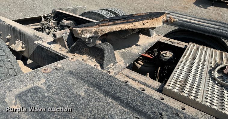 image for item LV9271 2012 Kenworth T800 semi truck