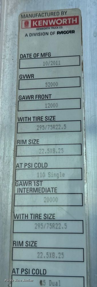 image for item LV9271 2012 Kenworth T800 semi truck