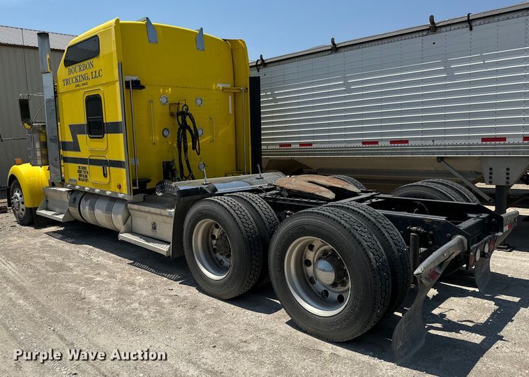 image for item MV9006 2019 Kenworth  W900 semi truck