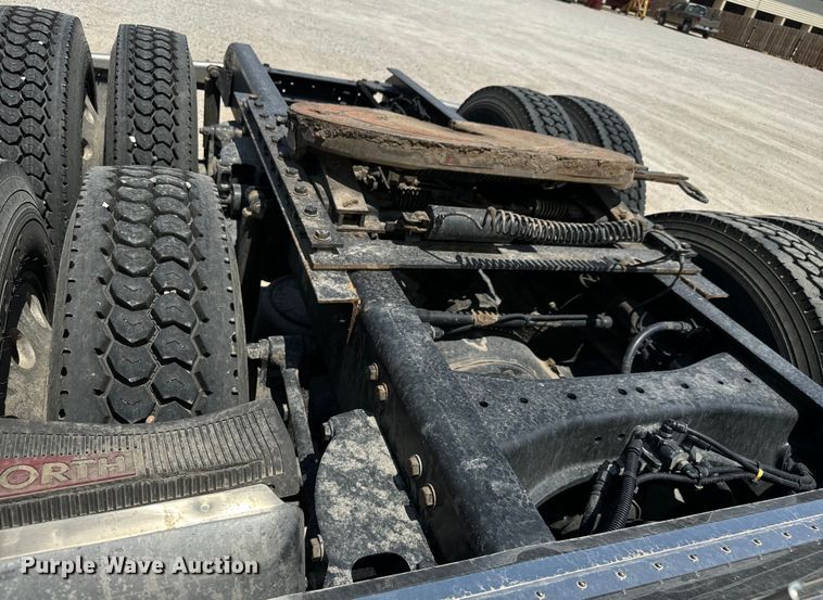 image for item MV9006 2019 Kenworth  W900 semi truck