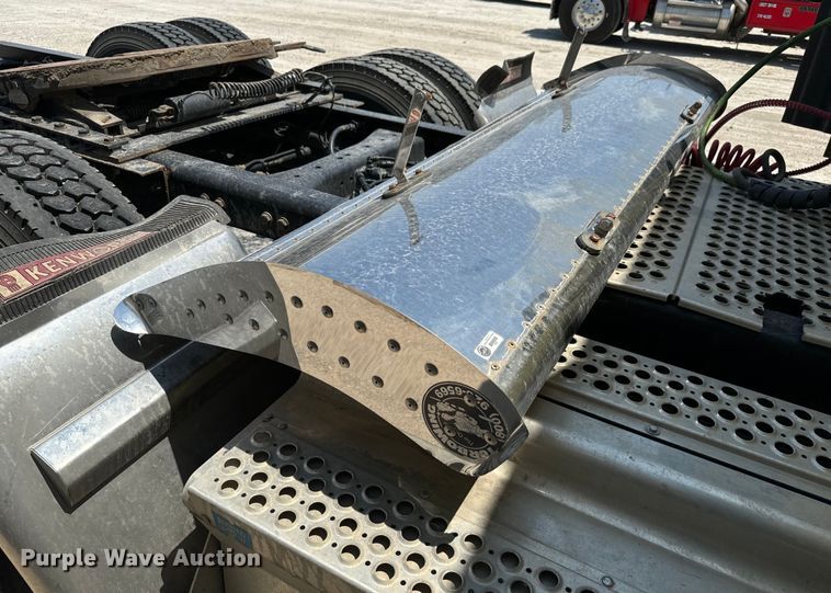 image for item MV9006 2019 Kenworth  W900 semi truck