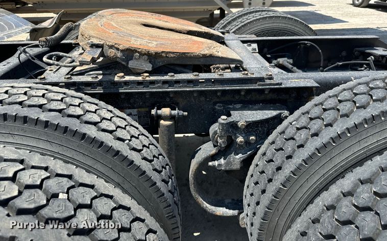 image for item MV9006 2019 Kenworth  W900 semi truck