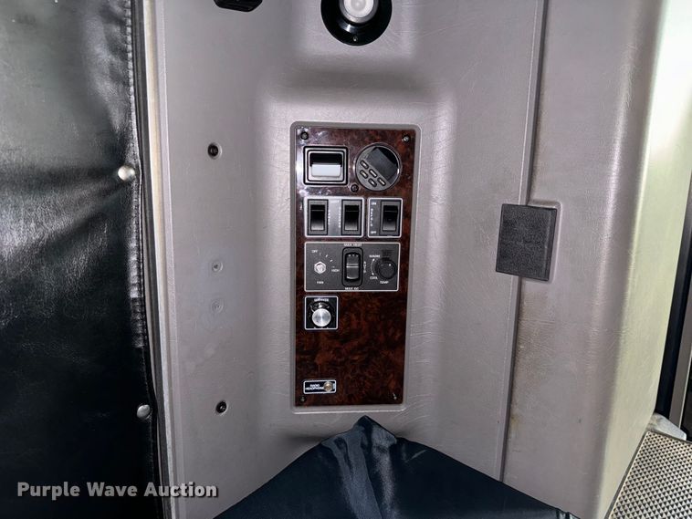 image for item MV9006 2019 Kenworth  W900 semi truck