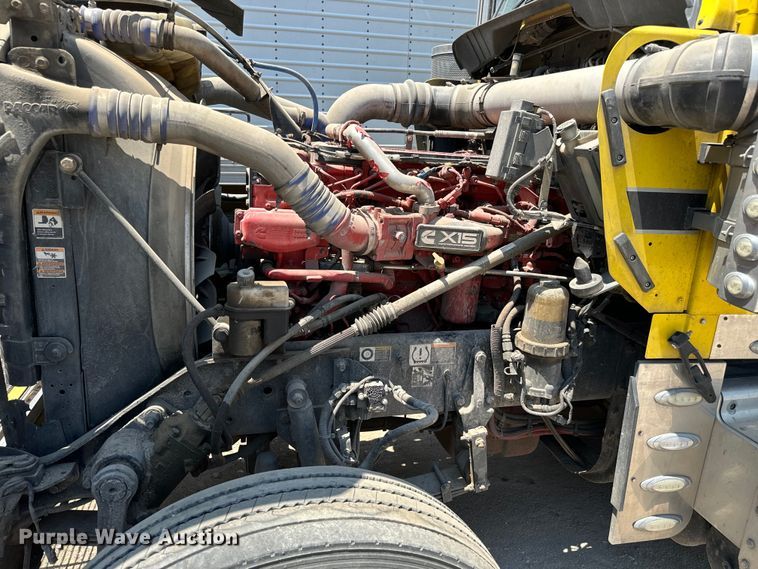 image for item MV9006 2019 Kenworth  W900 semi truck