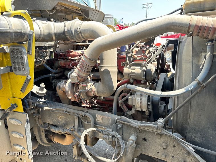 image for item MV9006 2019 Kenworth  W900 semi truck