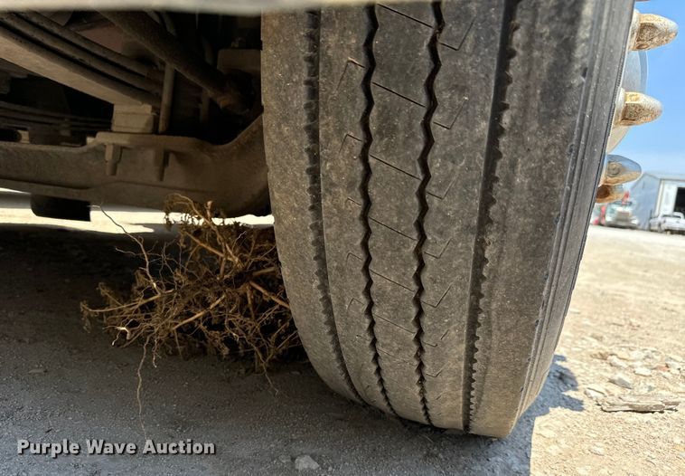 image for item MV9006 2019 Kenworth  W900 semi truck