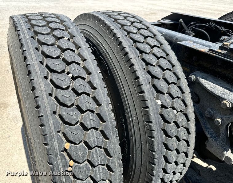 image for item MV9006 2019 Kenworth  W900 semi truck