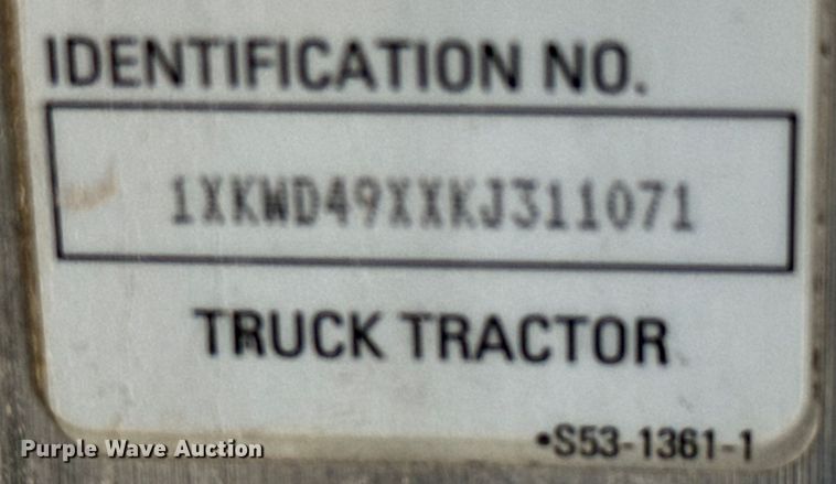 image for item MV9006 2019 Kenworth  W900 semi truck