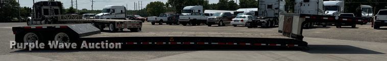 image for item MV9016 2005 Fontaine Specialized  353WDMR lowboy equipment trailer