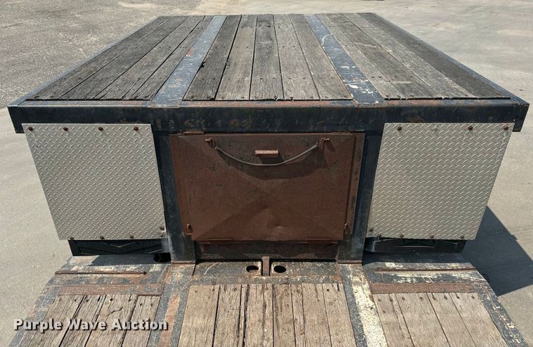 image for item MV9016 2005 Fontaine Specialized  353WDMR lowboy equipment trailer