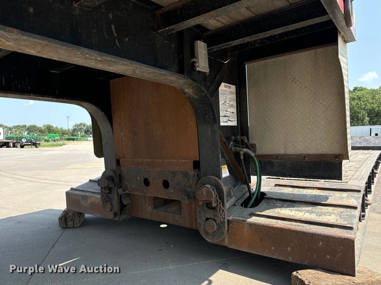 image for item MV9016 2005 Fontaine Specialized  353WDMR lowboy equipment trailer