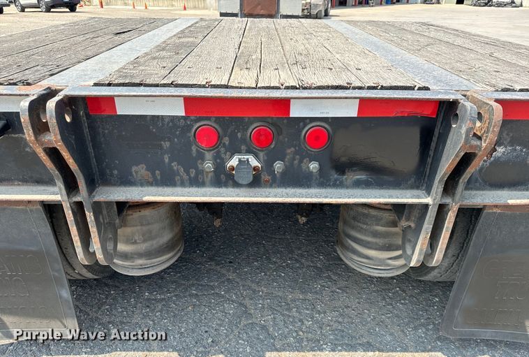 image for item MV9016 2005 Fontaine Specialized  353WDMR lowboy equipment trailer