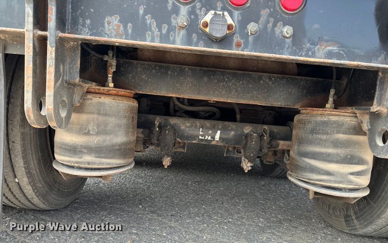 image for item MV9016 2005 Fontaine Specialized  353WDMR lowboy equipment trailer