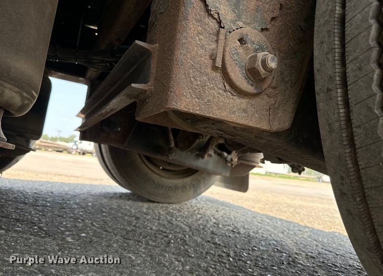 image for item MV9016 2005 Fontaine Specialized  353WDMR lowboy equipment trailer