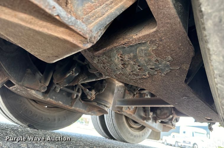 image for item MV9016 2005 Fontaine Specialized  353WDMR lowboy equipment trailer