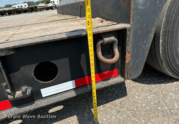 image for item MV9016 2005 Fontaine Specialized  353WDMR lowboy equipment trailer