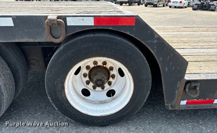 image for item MV9016 2005 Fontaine Specialized  353WDMR lowboy equipment trailer