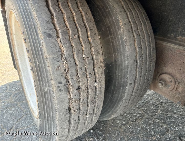 image for item MV9016 2005 Fontaine Specialized  353WDMR lowboy equipment trailer