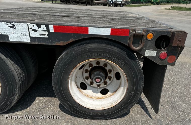 image for item MV9016 2005 Fontaine Specialized  353WDMR lowboy equipment trailer