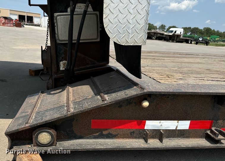 image for item MV9017 2008 XL Specialized XL70MFG lowboy equipment trailer