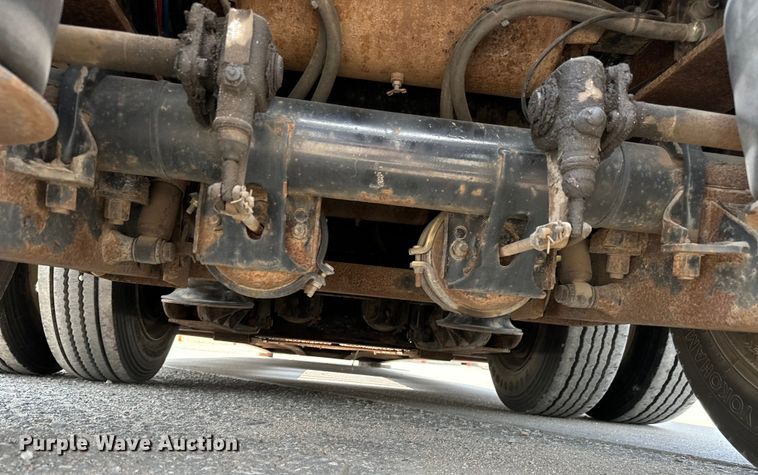 image for item MV9017 2008 XL Specialized XL70MFG lowboy equipment trailer