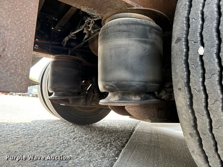 image for item MV9017 2008 XL Specialized XL70MFG lowboy equipment trailer