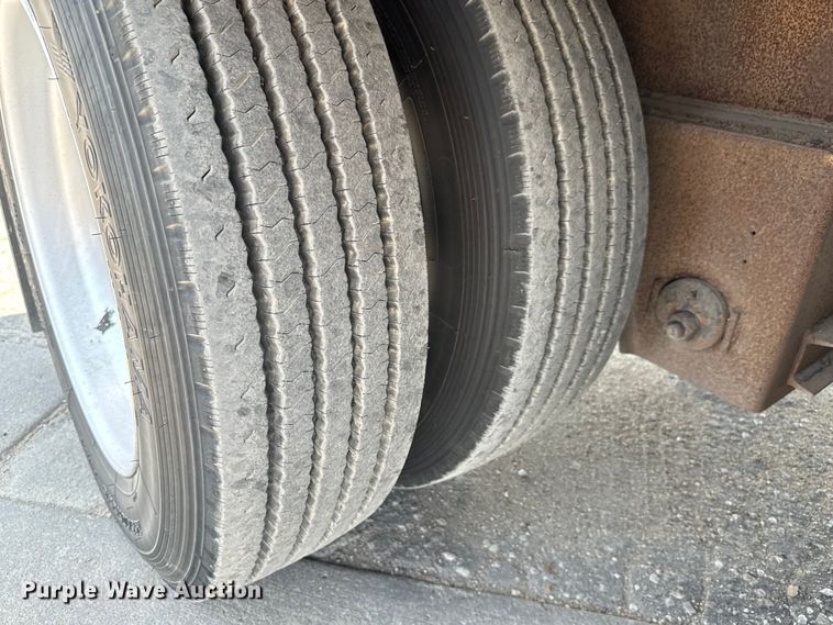 image for item MV9017 2008 XL Specialized XL70MFG lowboy equipment trailer