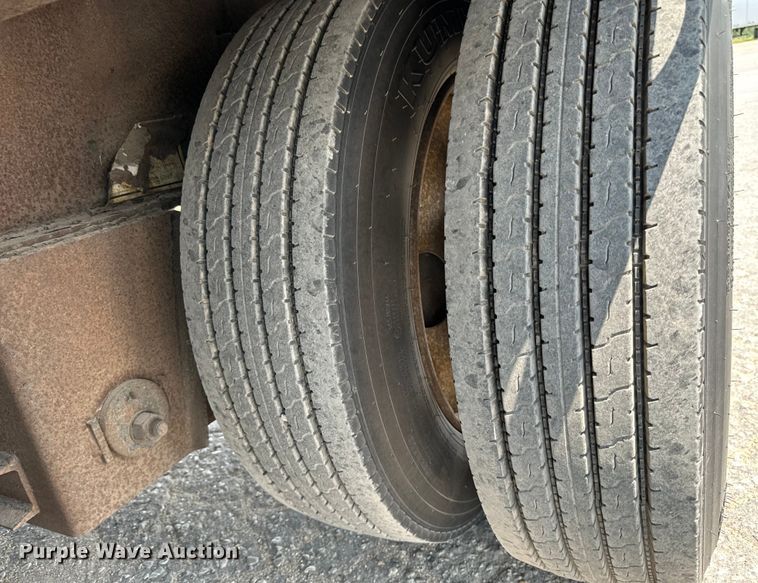 image for item MV9017 2008 XL Specialized XL70MFG lowboy equipment trailer