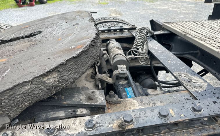 image for item NN9476 2019 Peterbilt  579 semi truck