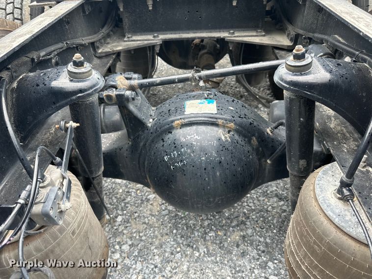 image for item NN9476 2019 Peterbilt  579 semi truck